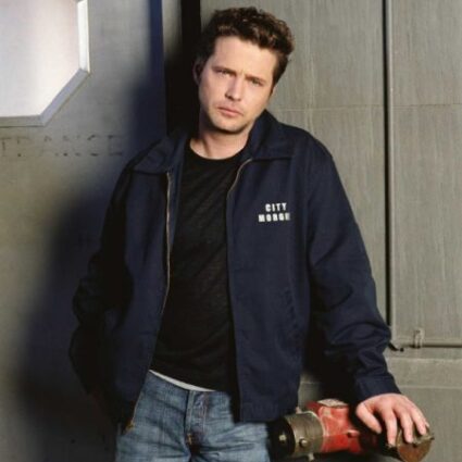 Tru Calling Jason Priestley Blue Jacket
