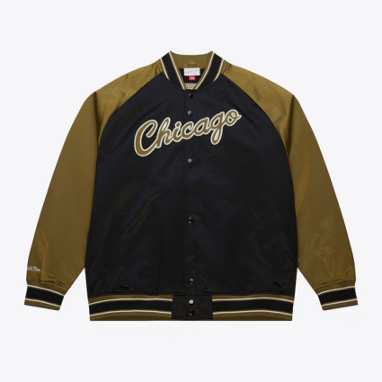 Black Olive Chicago Bulls Vintage Double Clutch Satin Jacket